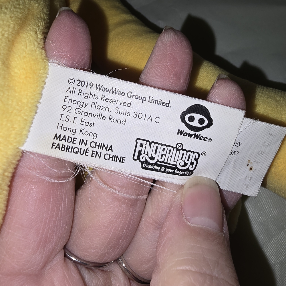 WowWee Fingerlings Hugs Sam Interactive Plush Lion Works - Picture 11 of 12